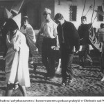 lata 60 Studenci zabytkoznawstwa i konserwatorstwa podczas praktyki w Chełmnie nad Wisłą